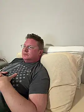 Snapshot of funandstuff chatting on 06.18.26 funandstuff online show from 06.18.26