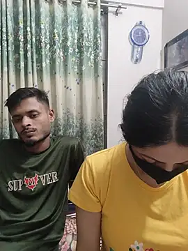 Snapshot of Couple-202 chatting on 06.20.26 Couple-202 online show from 06.20.26
