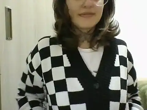 Snapshot of cathyfire chatting on 06.18.26 cathyfire online show from 06.18.26