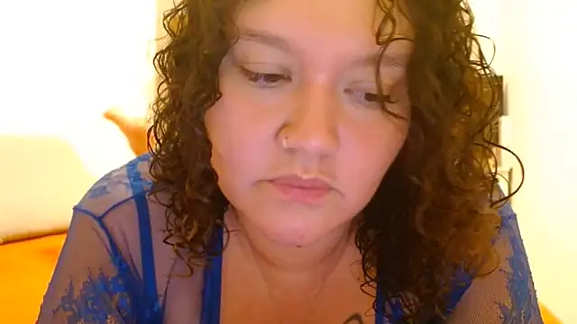 Snapshot of HeidiSanabria chatting on 07.17.26 HeidiSanabria online show from 07.17.26