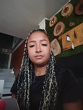 HeLiSa69ebony online show from 07.16.26