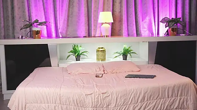 Snapshot of Alittlepieceofheaven chatting on 06.23.26 Alittlepieceofheaven online show from 06.23.26