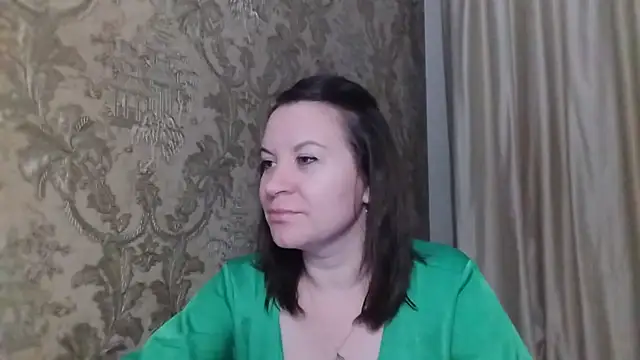 Snapshot of Lauralison chatting on 07.20.26 Lauralison online show from 07.20.26