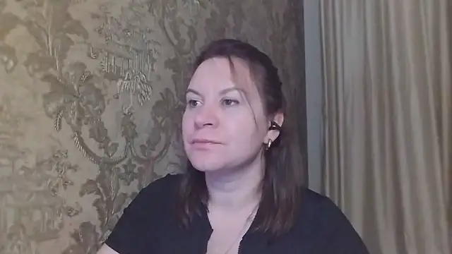 Snapshot of Lauralison chatting on 07.26.26 Lauralison online show from 07.26.26