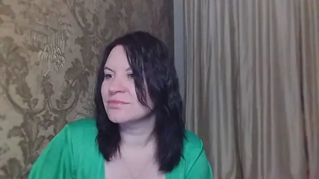 Snapshot of Lauralison chatting on 07.30.26 Lauralison online show from 07.30.26