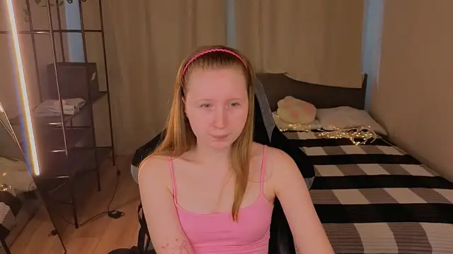 Snapshot of LiliTiny chatting on 07.31.26 LiliTiny online show from 07.31.26