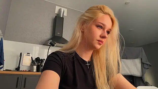 Snapshot of MichelleMargiela chatting on 08.08.26 MichelleMargiela online show from 08.08.26