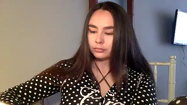 Snapshot of Tiorina chatting on 06.30.26 Tiorina online show from 06.30.26