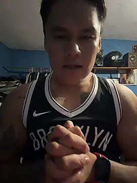 Snapshot of LatinoLeones chatting on 07.18.26 LatinoLeones online show from 07.18.26