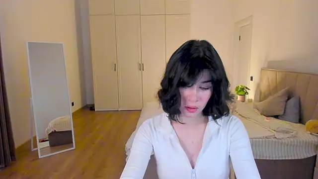 Snapshot of Ellie_baillie chatting on 06.27.26 Ellie baillie online show from 06.27.26