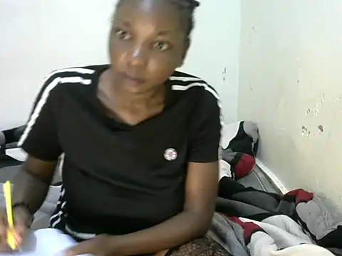 Snapshot of Qcmadonna chatting on 07.25.26 Qcmadonna online show from 07.25.26