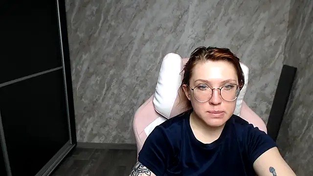 Snapshot of Reginasmilee chatting on 03.07.26 Reginasmilee online show from 03.07.26