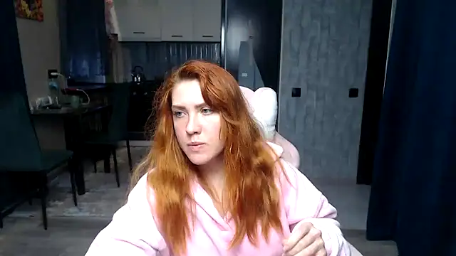 Snapshot of Reginasmilee chatting on 04.10.26 Reginasmilee online show from 04.10.26
