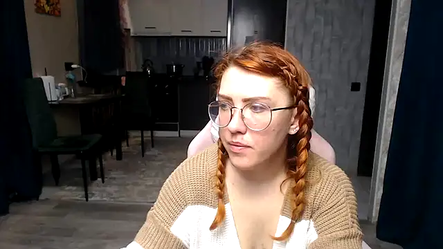 Snapshot of Reginasmilee chatting on 04.12.26 Reginasmilee online show from 04.12.26