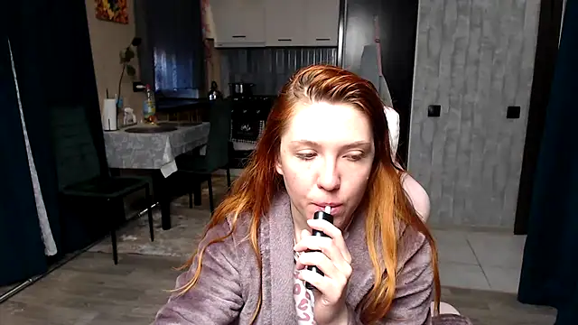 Snapshot of Reginasmilee chatting on 04.27.26 Reginasmilee online show from 04.27.26