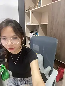 Snapshot of YY-1-1-1 chatting on 06.25.26 YY-1-1-1 online show from 06.25.26