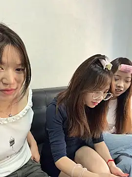 Snapshot of YY-1-1-1 chatting on 06.26.26 YY-1-1-1 online show from 06.26.26