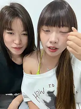 Snapshot of YY-1-1-1 chatting on 06.27.26 YY-1-1-1 online show from 06.27.26