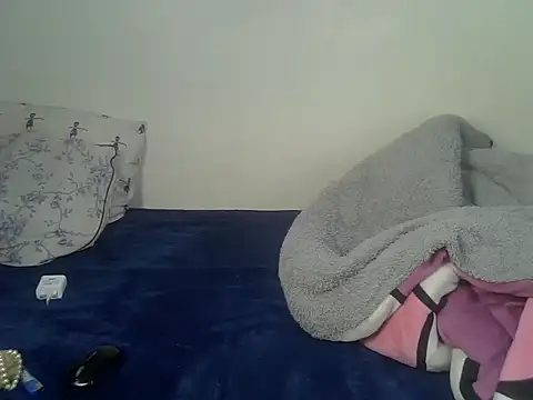 Snapshot of Petite_messalina chatting on 06.24.26 Petite messalina online show from 06.24.26