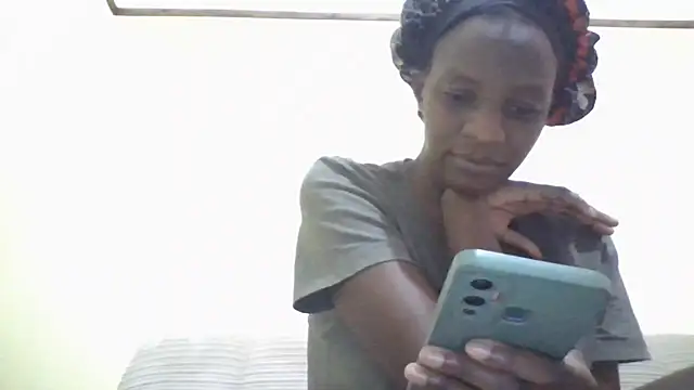 Snapshot of Savannah_Leex chatting on 06.27.26 Savannah Leex online show from 06.27.26
