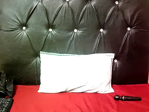 Snapshot of Submissivebitchxxx chatting on 06.25.26 Submissivebitchxxx online show from 06.25.26