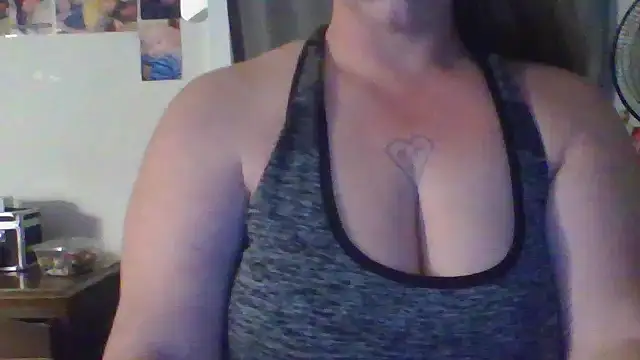 Snapshot of BigBootySammyy chatting on 06.26.26 BigBootySammyy online show from 06.26.26