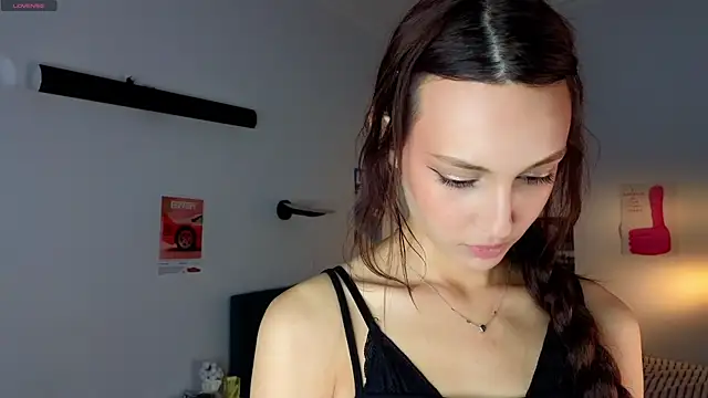 thisskiss online show from 07.05.26