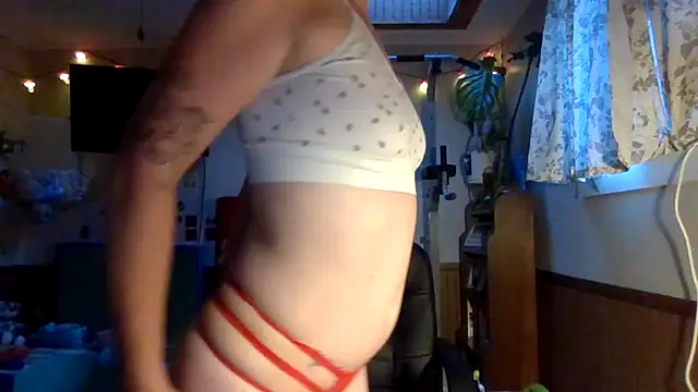 Snapshot of lillexxxylover chatting on 07.04.26 lillexxxylover online show from 07.04.26