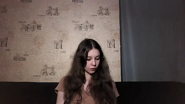 Snapshot of ElinoreHuxman chatting on 07.06.26 ElinoreHuxman online show from 07.06.26