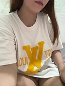 Snapshot of nhungbaby12 chatting on 07.04.26 nhungbaby12 online show from 07.04.26