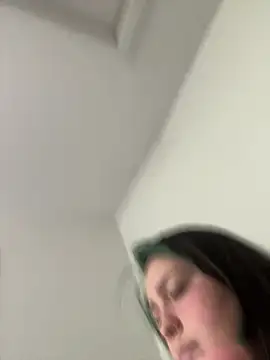 BbGurl18 online show from 07.29.26
