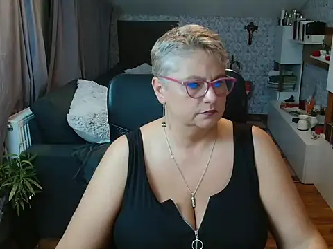 Snapshot of NewHellen4you chatting on 07.02.26 NewHellen4you online show from 07.02.26
