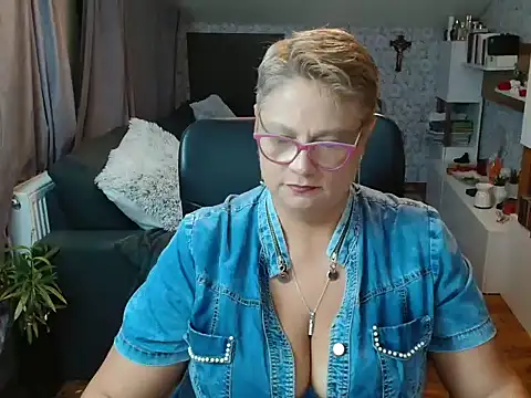 Snapshot of NewHellen4you chatting on 07.03.26 NewHellen4you online show from 07.03.26