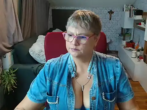 Snapshot of NewHellen4you chatting on 07.08.26 NewHellen4you online show from 07.08.26