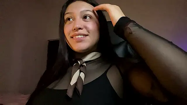 Snapshot of Lilyhotson chatting on 07.21.26 Lilyhotson online show from 07.21.26