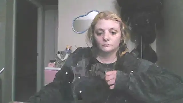 Snapshot of liltrinketgirl chatting on 07.04.26 liltrinketgirl online show from 07.04.26