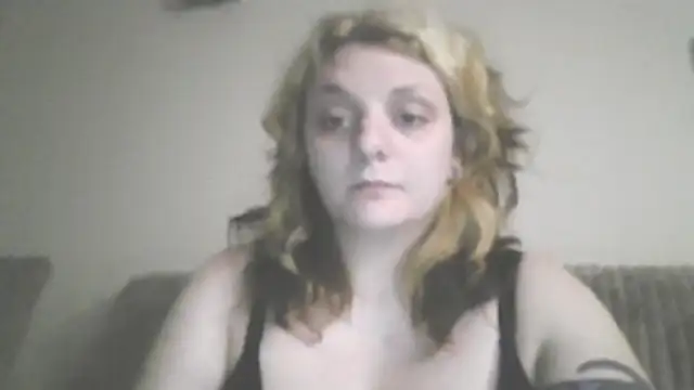 Snapshot of liltrinketgirl chatting on 07.17.26 liltrinketgirl online show from 07.17.26
