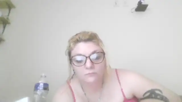 Snapshot of liltrinketgirl chatting on 07.19.26 liltrinketgirl online show from 07.19.26