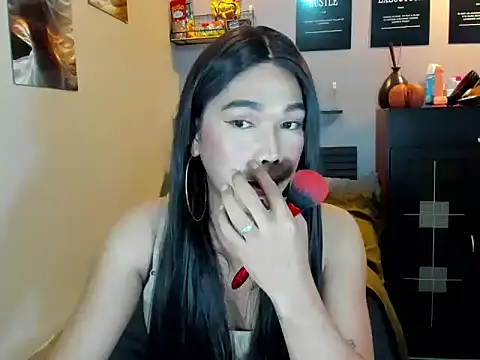 Snapshot of Foxybitch_megan chatting on 07.07.26 Foxybitch megan online show from 07.07.26