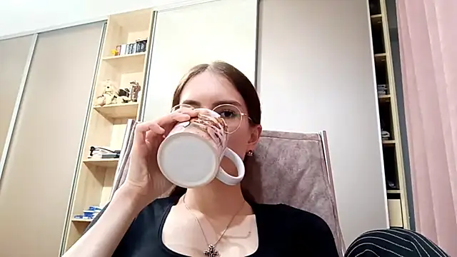 Snapshot of BrawAlly chatting on 07.07.26 BrawAlly online show from 07.07.26
