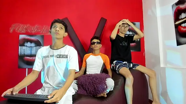 PRETTY LOVERS1 online show from 07.07.26