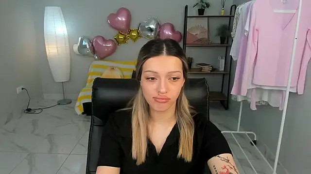 Snapshot of KarenCarson chatting on 07.12.26 KarenCarson online show from 07.12.26