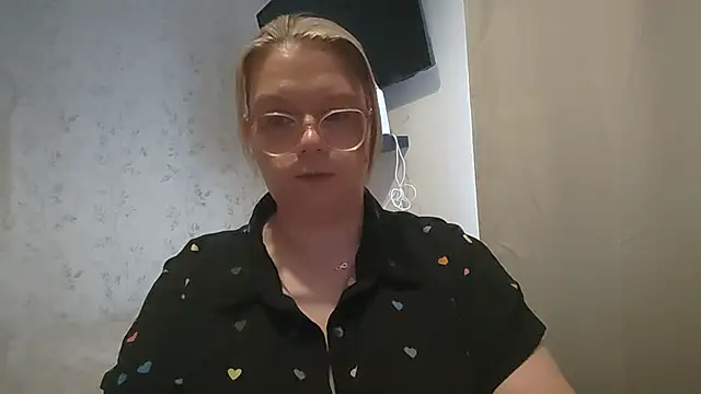 Snapshot of Sinful-Hope chatting on 07.15.26 Sinful-Hope online show from 07.15.26