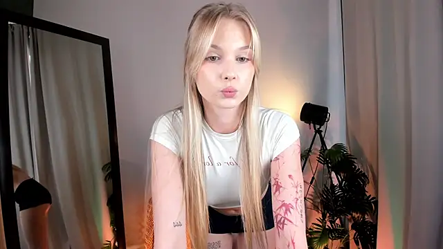 elia moon online show from 07.12.26