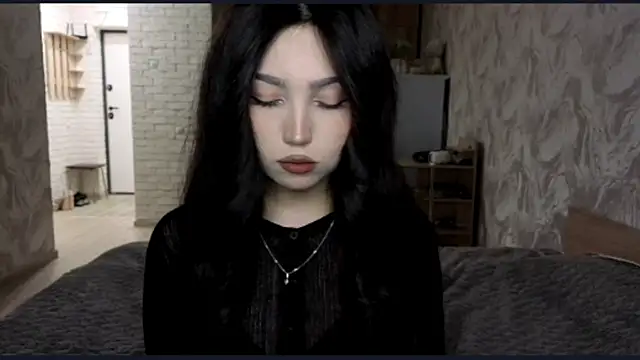 Snapshot of AmieSky chatting on 07.15.26 AmieSky online show from 07.15.26