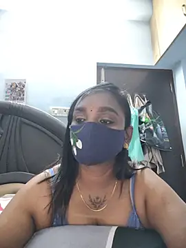 Snapshot of Dhaarani-cam chatting on 07.14.26 Dhaarani-cam online show from 07.14.26