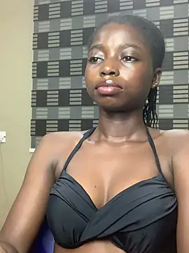Snapshot of petiteebonyxx chatting on 07.15.26 petiteebonyxx online show from 07.15.26