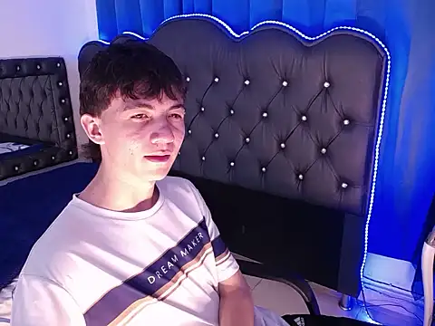 Snapshot of Camilo_Harrington chatting on 07.17.26 Camilo Harrington online show from 07.17.26
