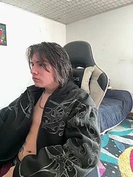 Snapshot of sharoltev chatting on 07.13.26 sharoltev online show from 07.13.26