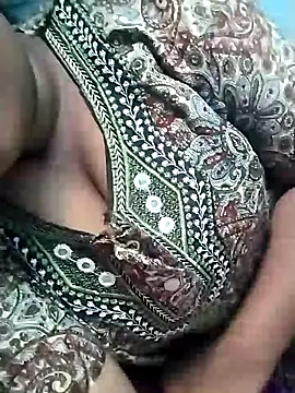 Snapshot of kannadabeauty chatting on 07.14.26 kannadabeauty online show from 07.14.26